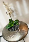1 x Decorative Round Table Ornament With Artificial Flowers - Ref: AUR122 - CL652 - Location: