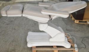 1 x Professional Electric-Hydraulic Massage Table Spa Bed With 3-Function Remote Control, On Castors