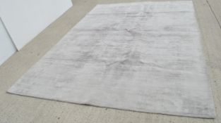 1 x PORADA 'Bright' Luxurious Rug in Silver *NO RESERVE* Dimensions (approx): 240X340cm - Ref: