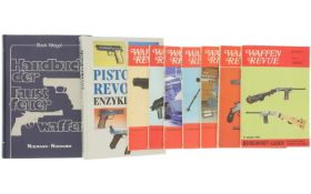 Konvolut 2 Bücher und 7 Hefte 
