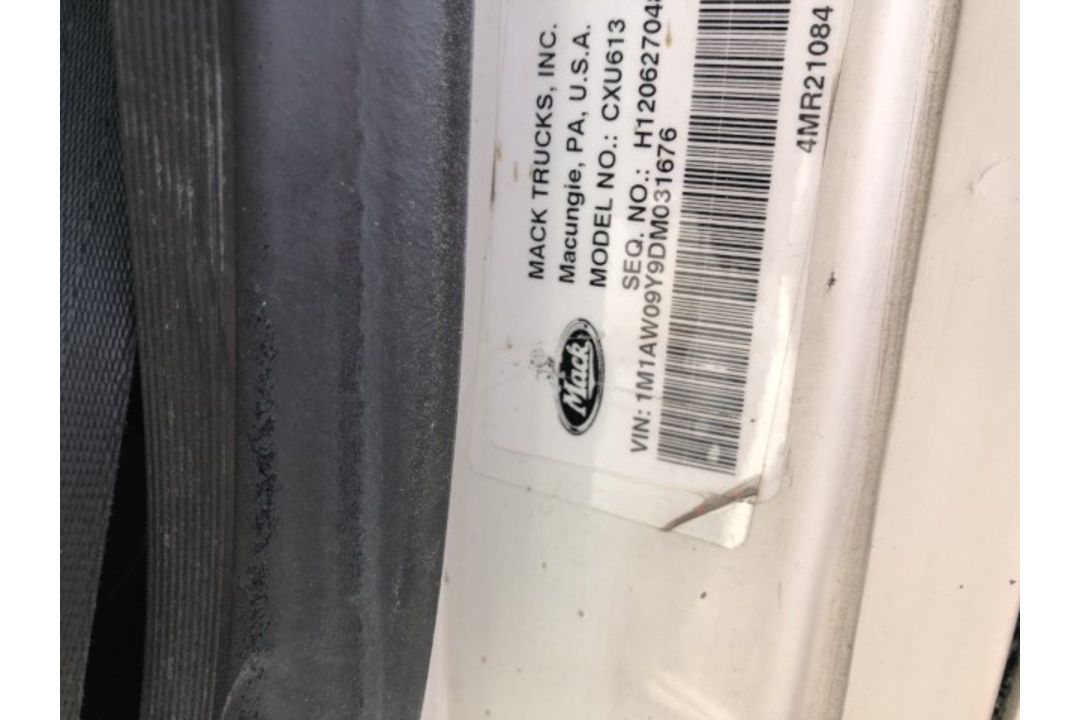 2013 Mack CXU613 VIN: 1M1AW09Y9DM031676 Odometer States: 636148 Color: Whit - Image 6 of 6