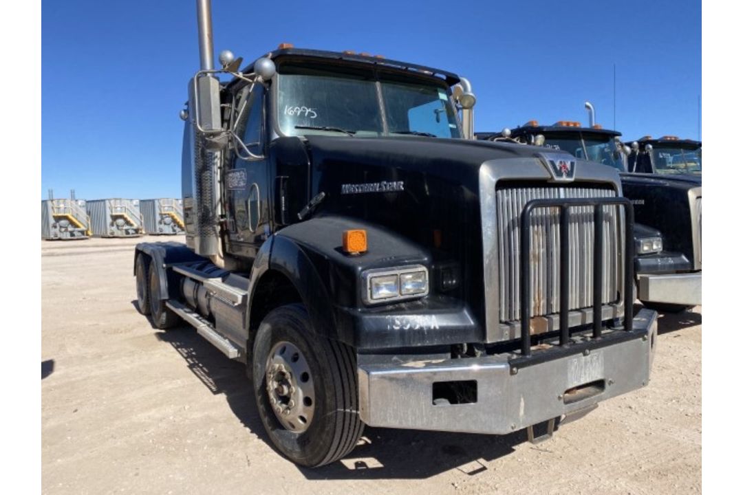 2011 Western Star 4900 VIN: 5KJJALDV0BPBA7747 Odometer States: 39177 Color: - Image 2 of 6
