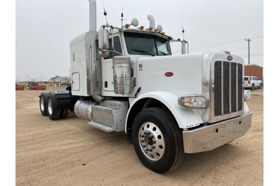 2016 Peterbilt 389 Flattop VIN: 1XPXD49XXGD323130 Odometer States: 203548 C - Image 2 of 9
