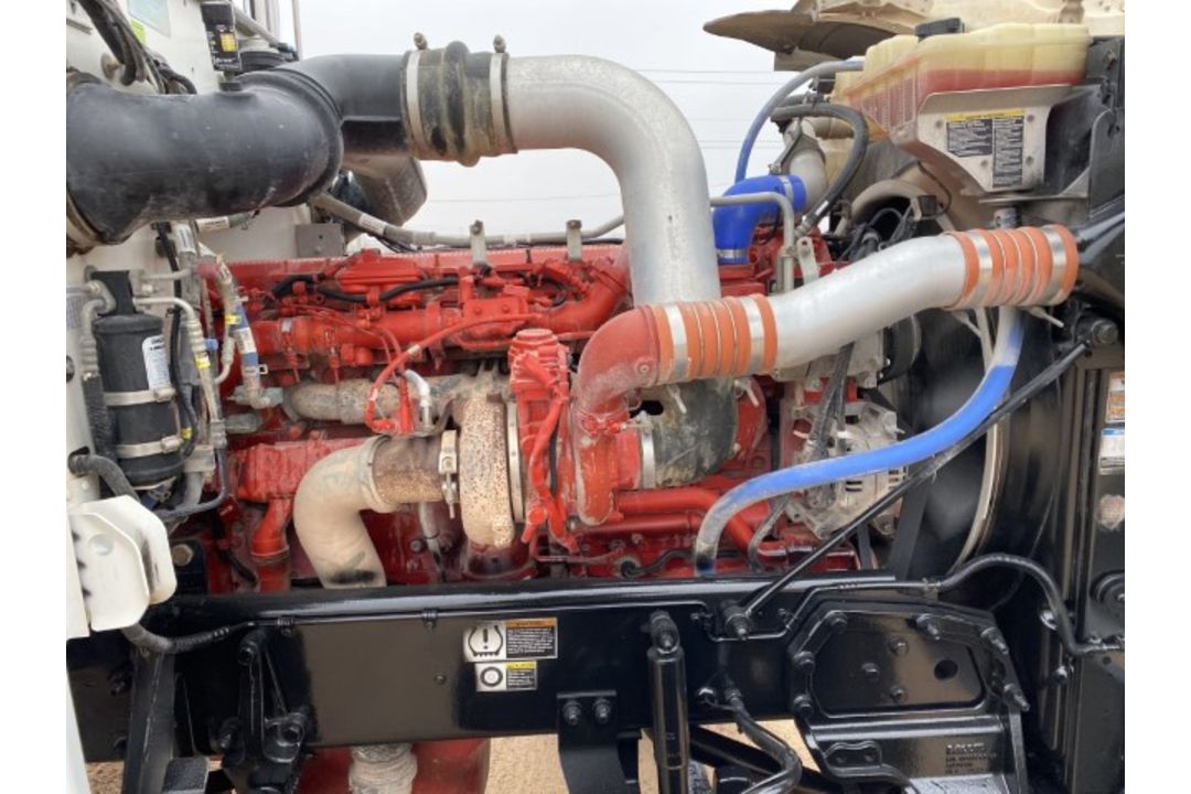 2016 Peterbilt 389 Flattop VIN: 1XPXD49XXGD323130 Odometer States: 203548 C - Image 5 of 9