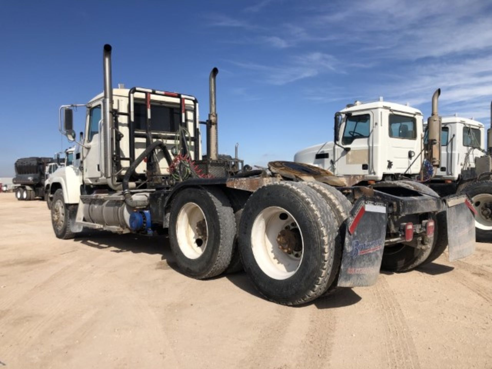 2013 Mack CHU613 VIN: 1M1AN07Y4DM014046 Odometer States: 359483 Color: Whit - Image 4 of 6