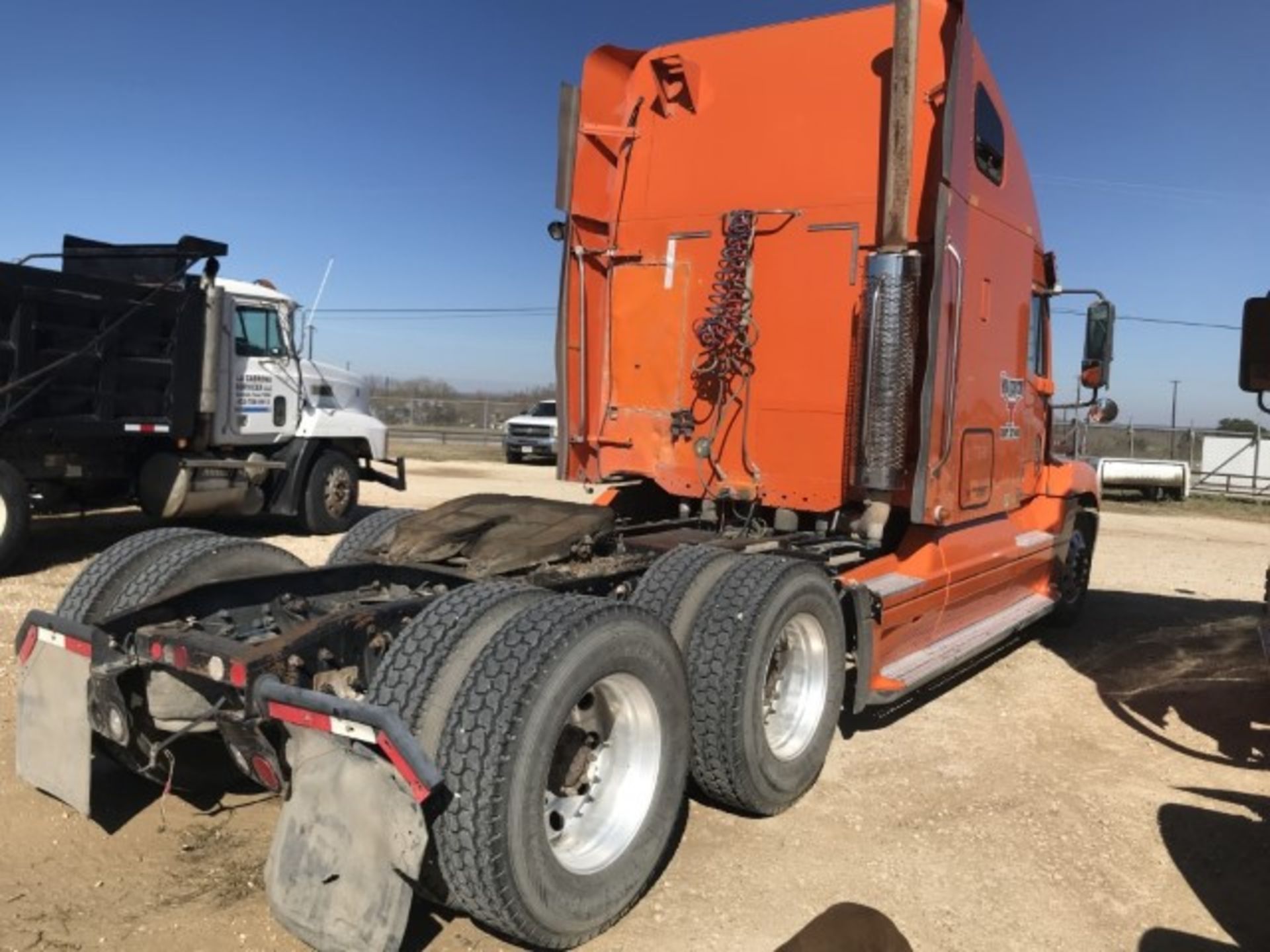 2007 Freightliner Century class VIN: 1FUJBBCK87LW34665 Odometer States: 292 - Image 3 of 7
