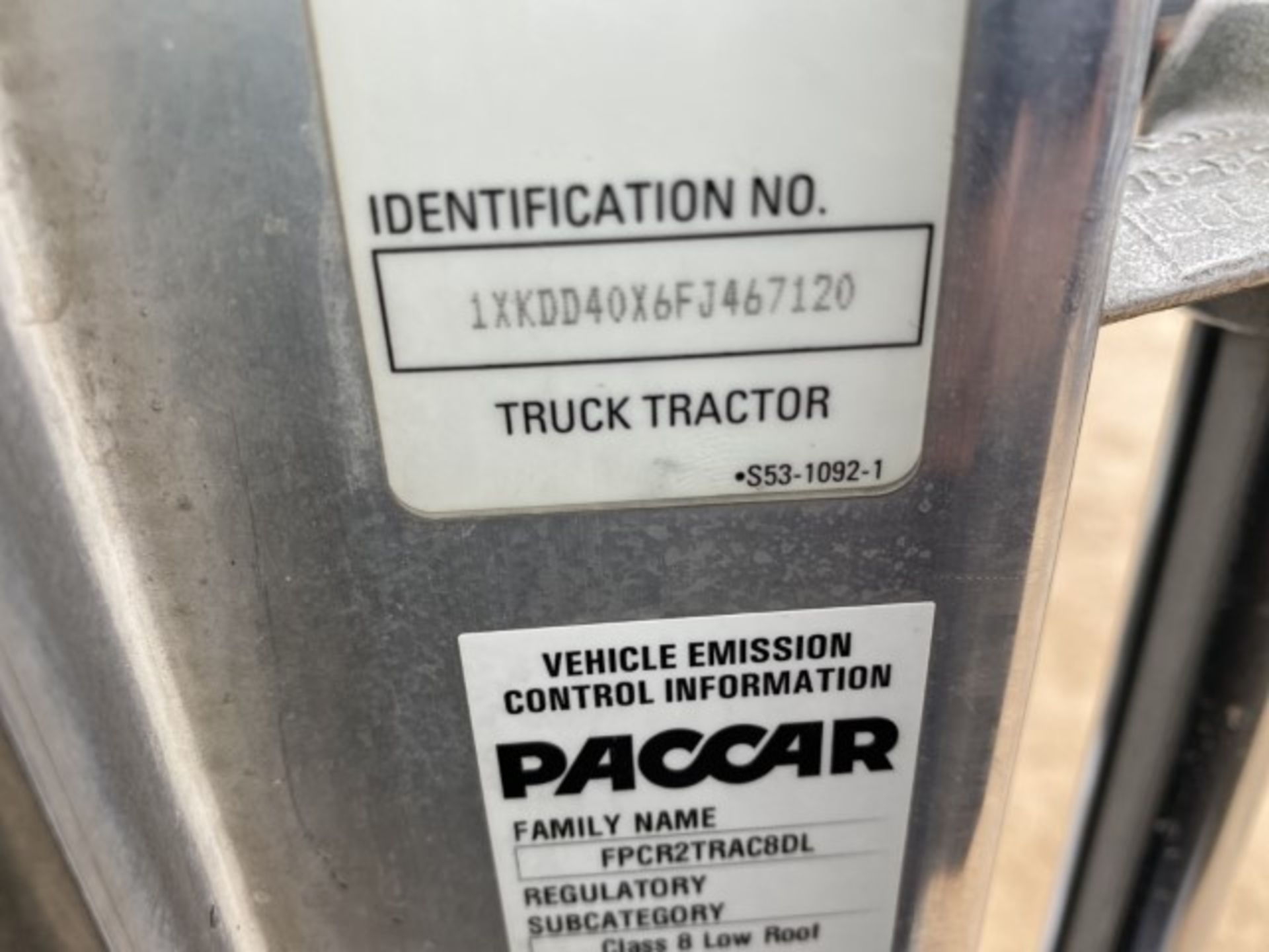 2015 Kenworth T800 VIN: 1XKDD40X6FJ467120 Odometer States: 373081 Color: Gr - Image 8 of 8