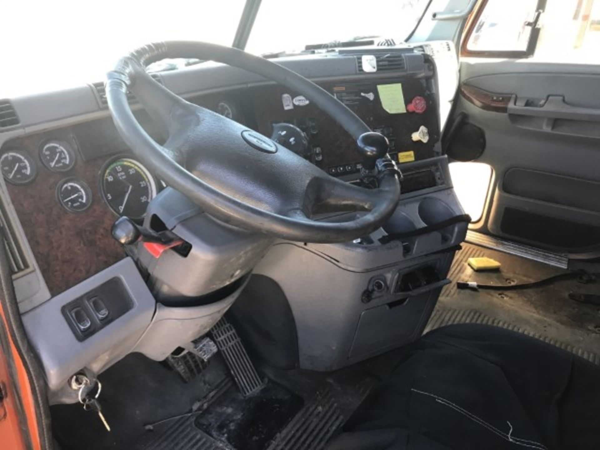 2007 Freightliner Century class VIN: 1FUJBBCK87LW34665 Odometer States: 292 - Image 6 of 7