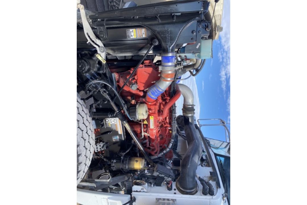 2015 Peterbilt 389 Flattop VIN: 1XPXD49X9FD279216 Odometer States: 226564 C - Image 6 of 9
