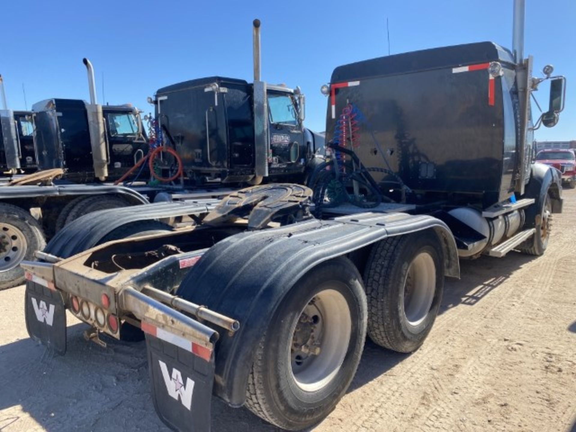 2007 Western Star 4900 VIN: 5KJJBLCB67PX71661 Odometer States: 63553 Color: - Image 3 of 6