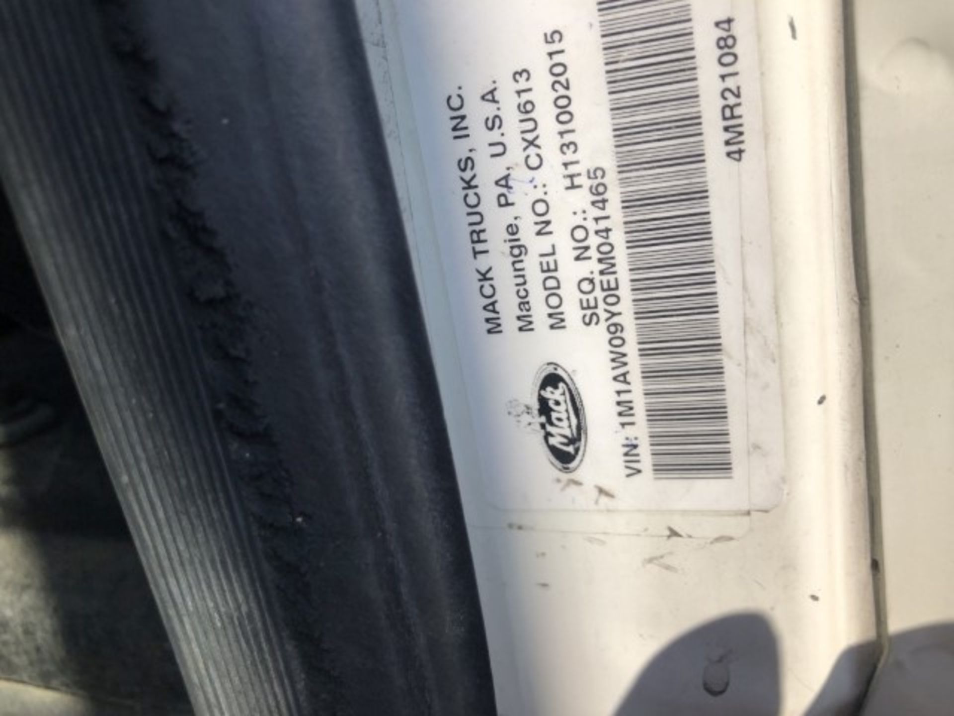 2014 Mack CXU613 VIN: 1M1AW09Y0EM041465 Odometer States: 502432 Color: Whit - Image 6 of 6