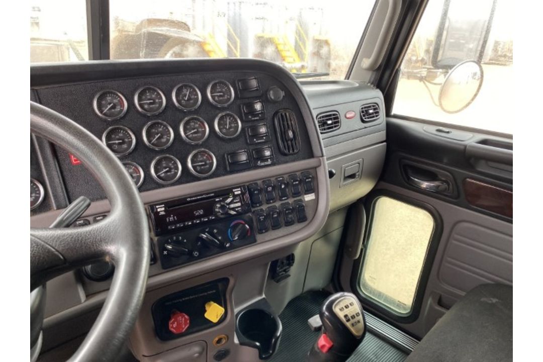 2016 Peterbilt 389 Flattop VIN: 1XPXD49XXGD323130 Odometer States: 203548 C - Image 8 of 9