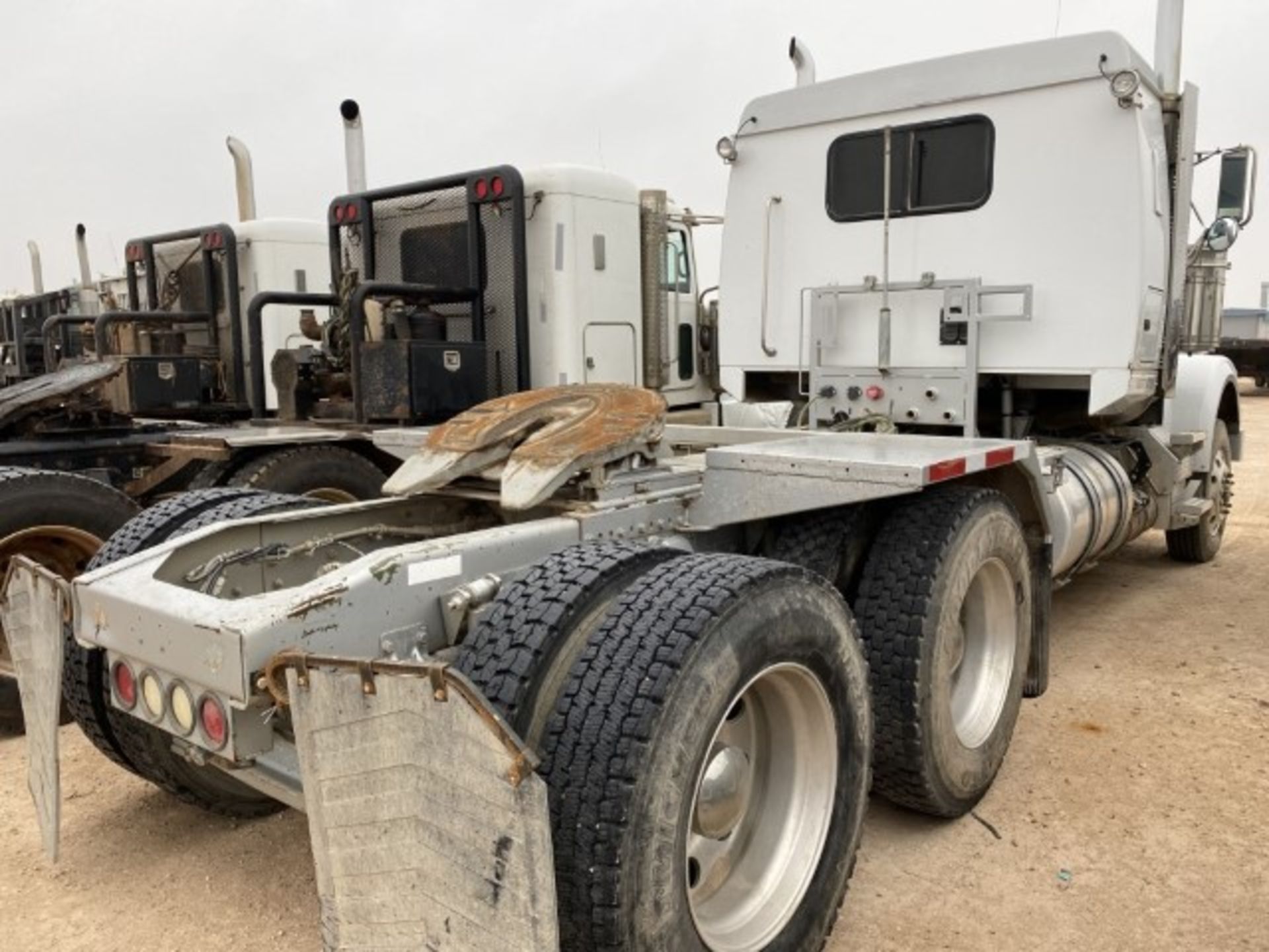 2012 Western Star 4900 VIN: 5KJJAEBG6CPBK9001 Odometer States: 97929 Color: - Image 3 of 5