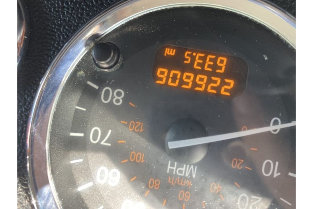 2015 Peterbilt 389 Flattop VIN: 1XPXD49X9FD279216 Odometer States: 226564 C - Image 8 of 9