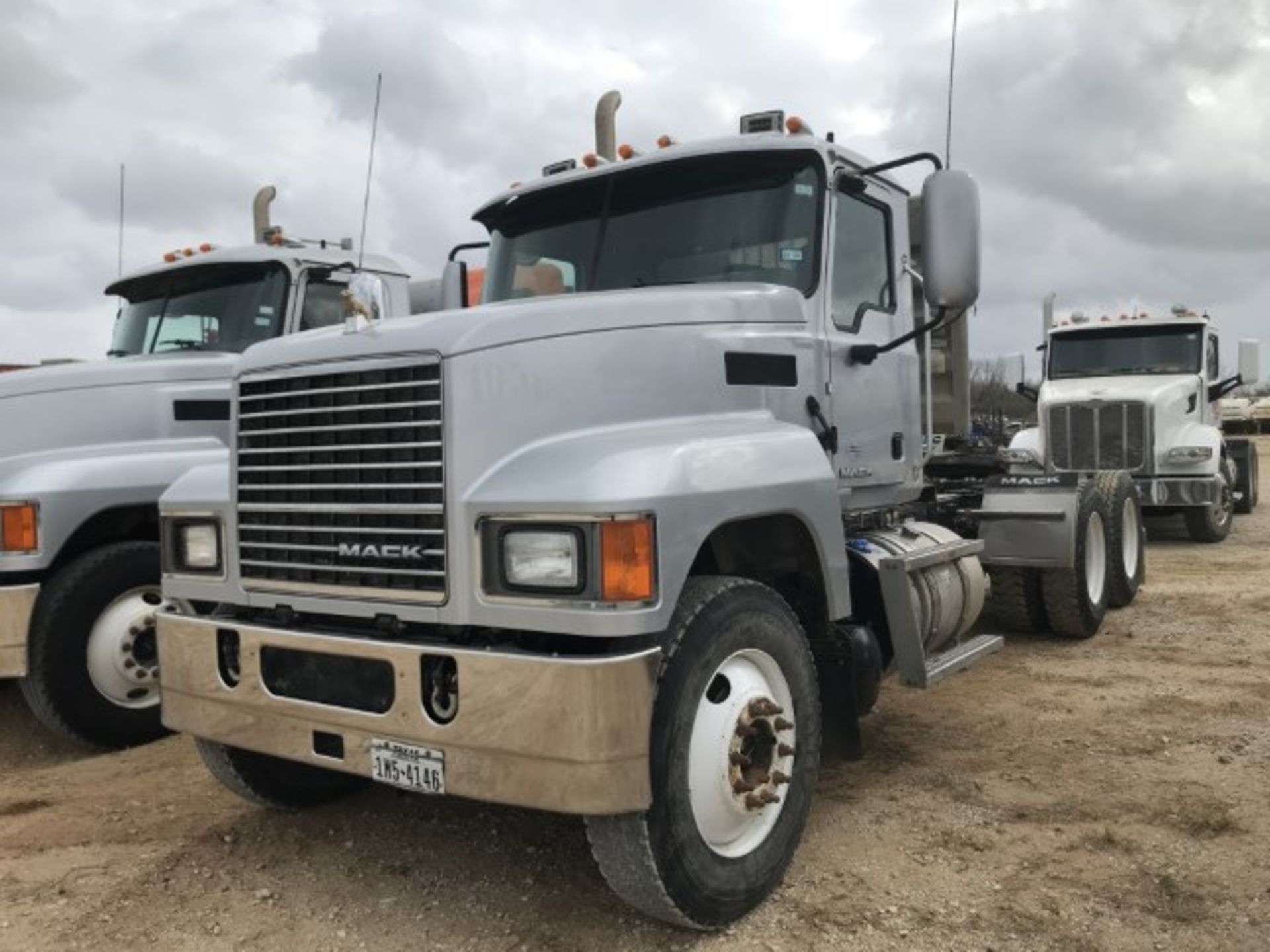 2018 Mack CHU613 VIN: 1M1AN07Y8JM028401 Odometer States: 127,183 Color: Gra