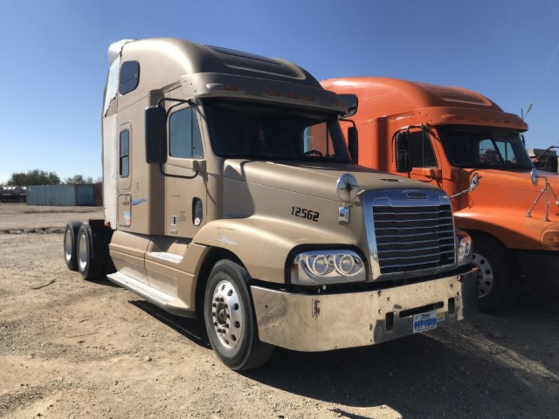 2007 Freightliner Century Class VIN: 1FUJBBCK57PW62996 Odometer States: 1,1 - Image 2 of 7
