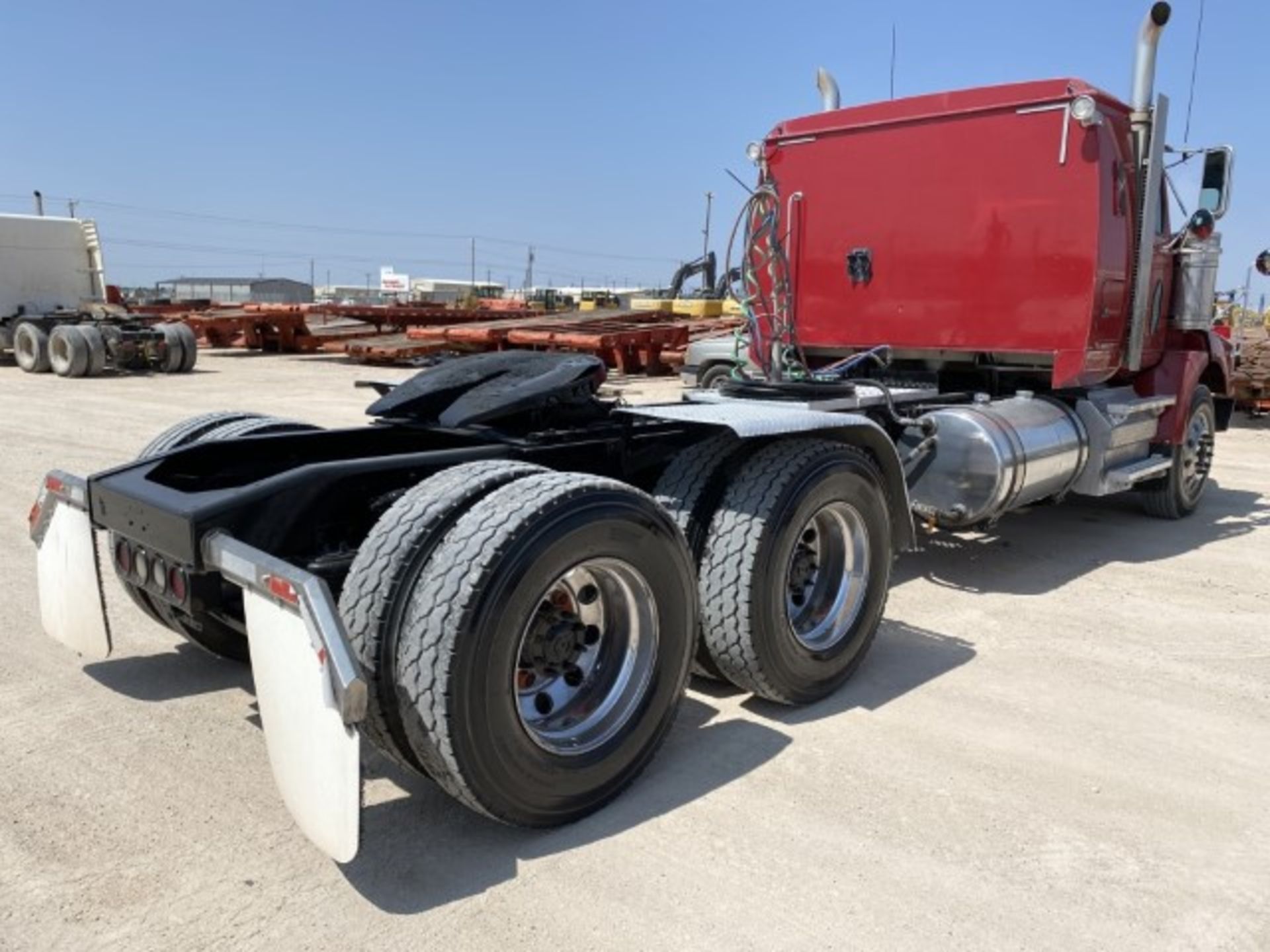 2012 Western Star 4900ex VIN: 5KJJALDRXCPBR6915 Odometer States: 203603 Col - Image 3 of 7