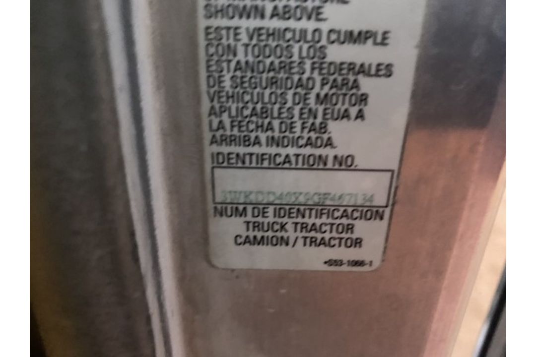 2016 Kenworth T800 VIN: 3WKDD40X9GF467134 Odometer States: 394591 Color: Gr - Image 8 of 8