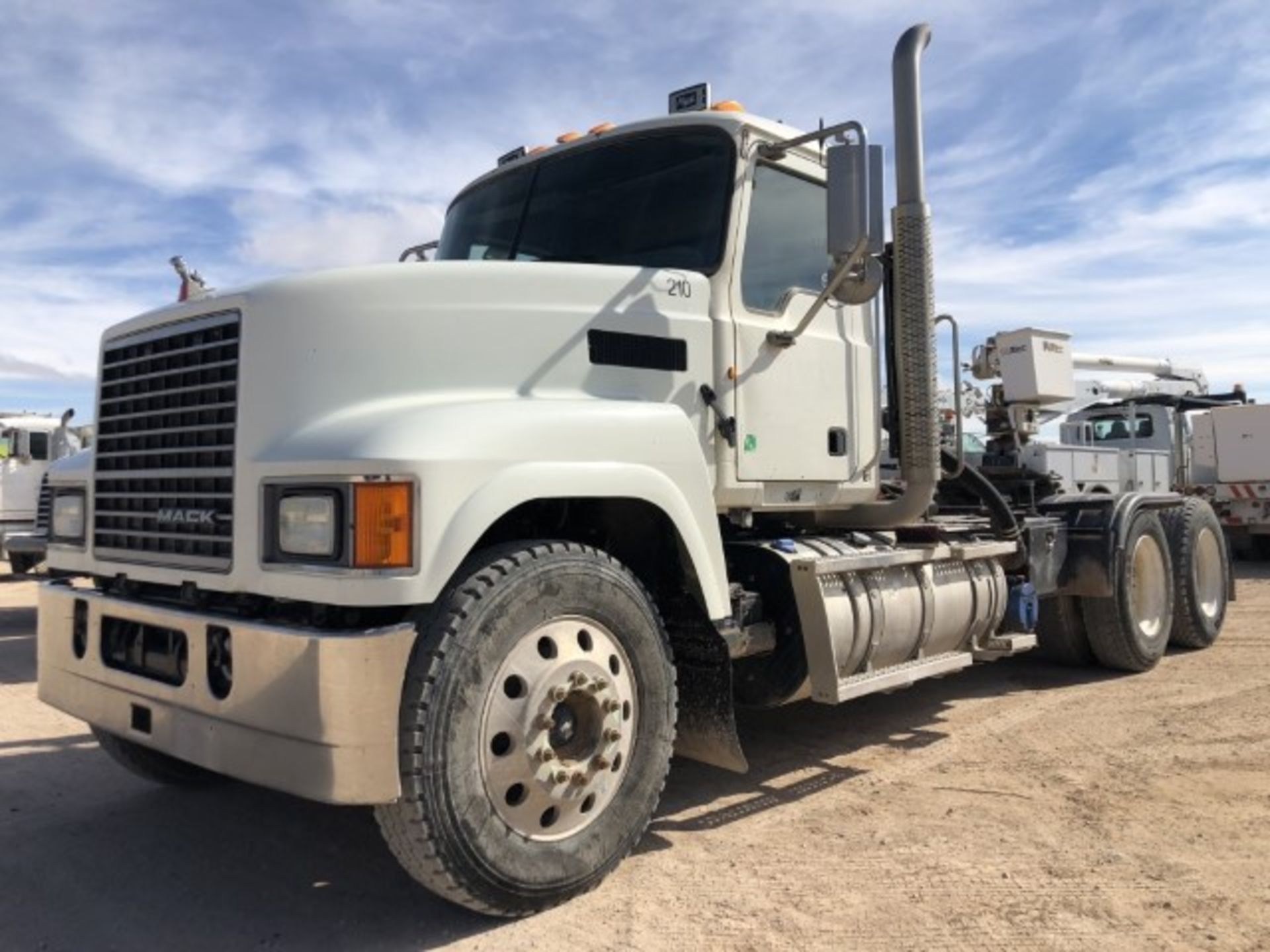 2013 Mack CHU613 VIN: 1M1AN07Y4DM014046 Odometer States: 359483 Color: Whit