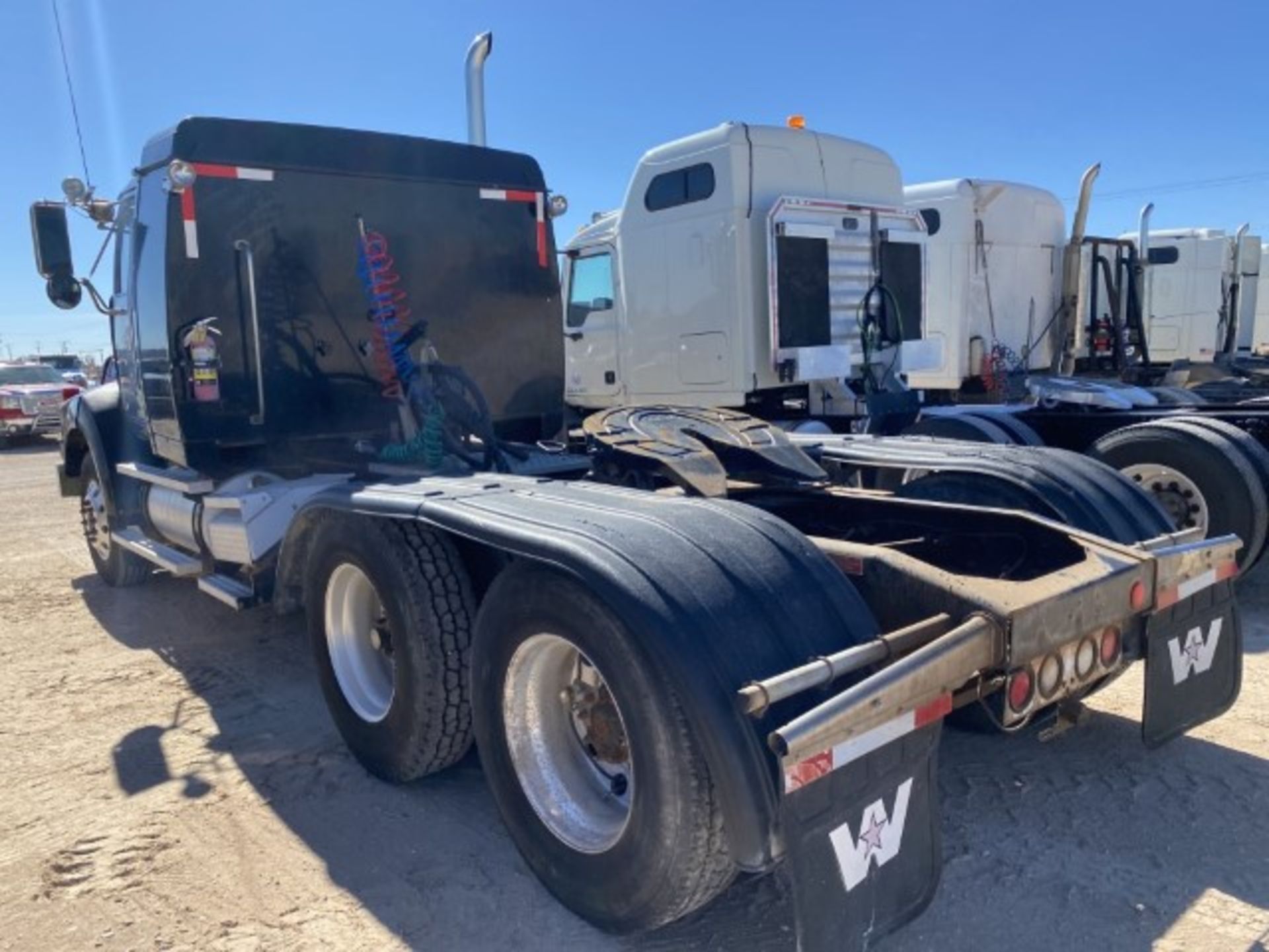 2007 Western Star 4900 VIN: 5KJJBLCB67PX71661 Odometer States: 63553 Color: - Image 4 of 6