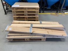 Pallet of hinged planks