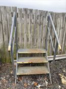 Set of 3 tread steel steps approx 600mm tall