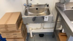 Hand wash sink
