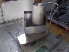 Mobile pedestrain platform trolley