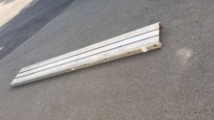 Staging, scaffolding walkway