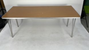 Foldable trestle table