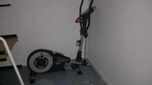 Cross trainer