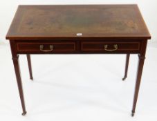 GOOD EDWARDIAN MAHOGANY & SATINWOOD CROSSBANDED WRITING TABLE, leather inset top, two frieze