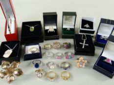 ASSORTED LADIES MODERN COSTUME JEWELLERY comprising mainly rings, mostly in boxes, some pendants and