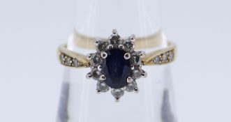 18CT GOLD SAPPHIRE & DIAMOND CLUSTER RING, 3.7gms, ring size P Condition Report: good overall, no