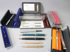 VINTAGE & LATER FOUNTAIN, BALLPOINT PENS & PENCILS a quantity to include a green Parker Maxima
