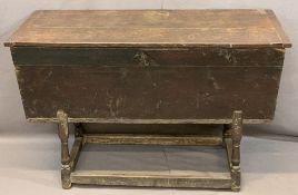 ANTIQUE OAK & PINE DOUGH BIN, the three plank top with cleated ends over a typically formed bin on