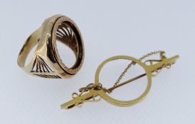 9CT GOLD JEWELLERY comprising scroll design bar brooch and ring, 12gms (2) Condition Report: Both
