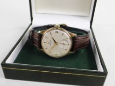 ZENITH GENT'S 9CT GOLD WRISTWATCH having subsidiary seconds dial, dagger hour markers, Arabic