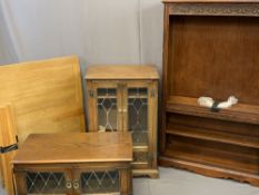 REPRODUCTION FURNITURE ITEMS (4) to include a modern oak extending dining table, 77cms H, 103cms