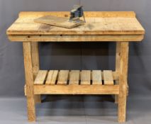 MODERN PINE WORKBENCH with small metal vice, 97cms overall H, 116.5cms W, 54cms D