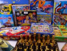 VINTAGE & LATER BOXED TABLETOP TOYS & GAMES including a wooden chess set and board, Hot Wheels,