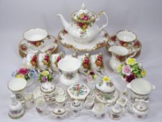 ROYAL ALBERT OLD COUNTRY ROSES TEAWARE, approximately 25 pieces, Posies, Coalport Ming Rose