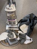 SHARK LIFT AWAY DELUXE UPRIGHT VACUUM CLEANER & ATTACHMENTS