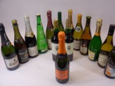 PARTY DRINKS, 15 BOTTLES - Bucks Fizz and other sparkling wines