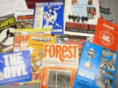FOOTBALL INTEREST - Manchester United memorabilia including a 'Presented History from 1909' book,