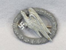 WW2 GERMAN LUFTWAFFE PARATROOPER BADGE - unmarked, possible later repairs, closed wreath at the