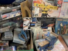 GARAGE/WORKSHOP/DECORATOR'S ELECTRICAL & OTHER TOOLS & BENCH VICE - including a cased Powerfix laser