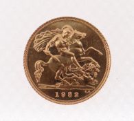 ELIZABETH II GOLD HALF SOVEREIGN, 1982, 4.0gms