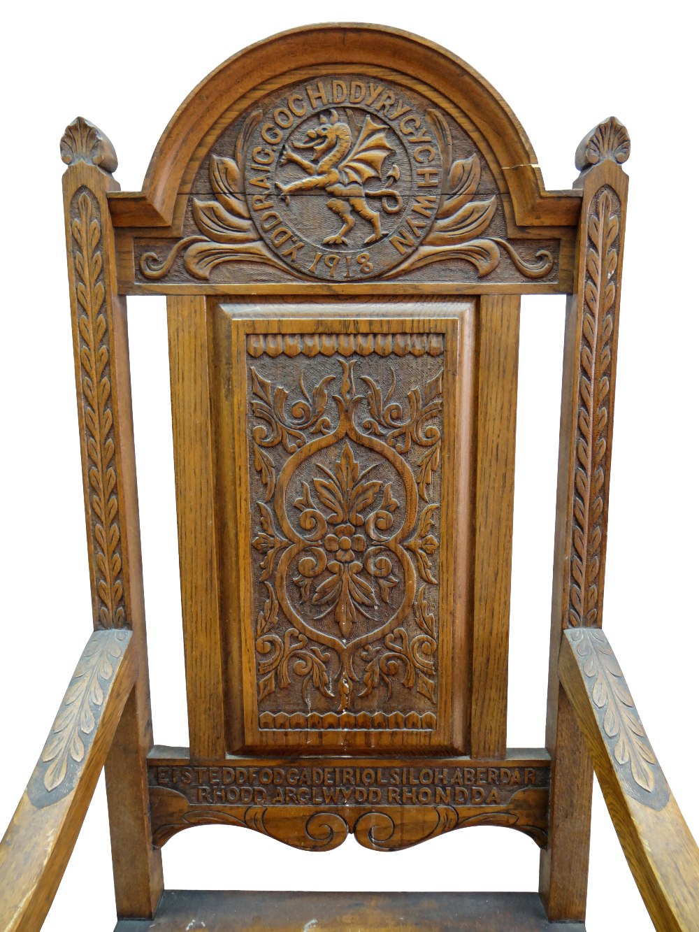A 1918 EISTEDDFOD BARDIC CHAIR AWARDED TO REVEREND WILLIAM ALFA RICHARDS (1875-1931) in carved - Image 2 of 4