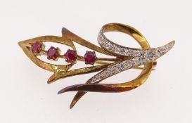 9CT GOLD RUBY & DIAMOND CHIP BROOCH of leaf design, 4.1gms